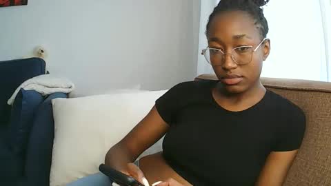 PinkyAura online show from January 13, 2026, 9:25 am