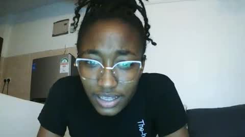 PinkyAura online show from February 7, 2026, 6:55 pm