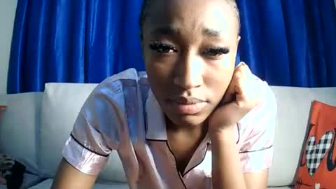 PinkyAura online show from June 9, 2026, 7:03 pm