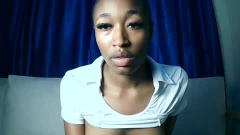 PinkyAura online show from June 10, 2026, 7:57 pm