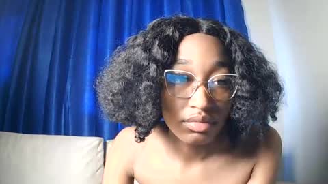 PinkyAura online show from June 14, 2026, 10:39 am