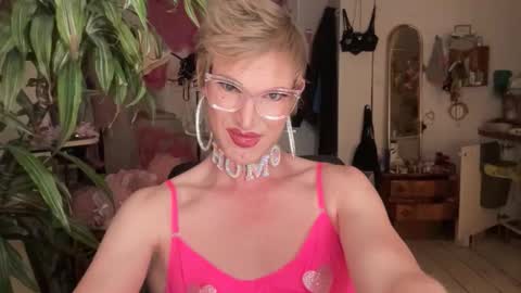Snapshot of pinkfag chatting on June 2, 2026, 3:47 pm pinkfag online show from June 2, 2026, 3:47 pm