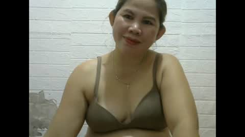 Snapshot of pinkishpusiemom18 chatting on January 23, 2025, 10:43 am pinkishpusiemom18 online show from January 23, 2025, 10:43 am