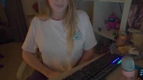 pinkladyx2 online show from October 26, 2025, 1:11 am