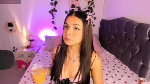 Snapshot of pinkpantherr_ chatting on December 19, 2024, 7:18 pm Sarah .. online show from December 19, 2024, 7:18 pm