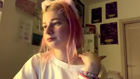 Sara online show from October 9, 2025, 8:51 pm