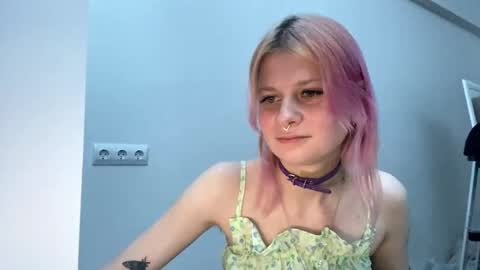 Sara online show from October 15, 2025, 10:32 pm