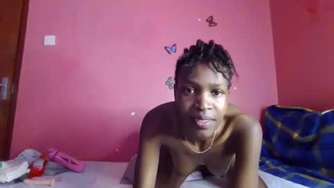 pinky_cockoo online show from February 19, 2026, 8:43 am