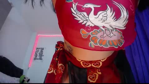 Snapshot of pinky_pinky_ chatting on September 19, 2025, 12:28 pm VIOLETA LOPEZ online show from September 19, 2025, 12:28 pm