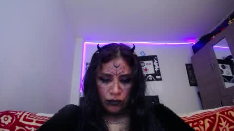 Snapshot of pinky_pinky_ chatting on October 19, 2025, 12:11 am VIOLETA LOPEZ online show from October 19, 2025, 12:11 am