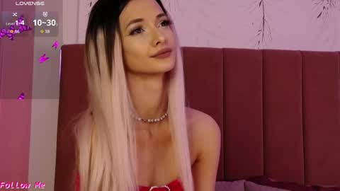 Pinky online show from May 15, 2026, 6:59 pm