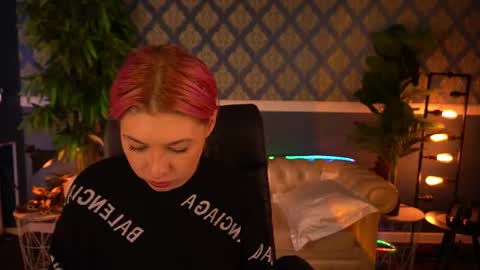 pinkytrix online show from May 16, 2026, 10:36 am