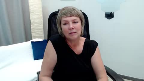 Snapshot of pion_s chatting on September 22, 2025, 10:28 am Bella online show from September 22, 2025, 10:28 am