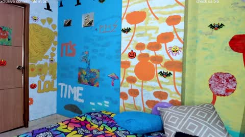 Snapshot of pipeshowtime chatting on December 17, 2024, 1:18 am VALENTINA y PIPE online show from December 17, 2024, 1:18 am