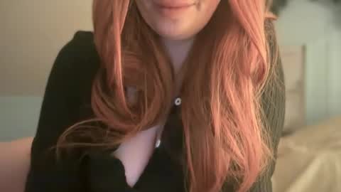 Snapshot of pirdybirdyxo chatting on October 8, 2025, 12:30 am pirdybirdyxo online show from October 8, 2025, 12:30 am