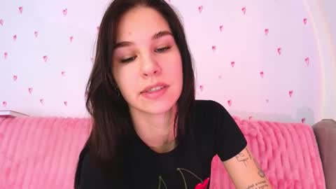 Snapshot of pixie_molly chatting on February 7, 2026, 2:59 am Molly online show from February 7, 2026, 2:59 am