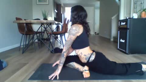 Snapshot of pixiecatfairy chatting on June 30, 2026, 4:08 pm pixiecatfairy online show from June 30, 2026, 4:08 pm