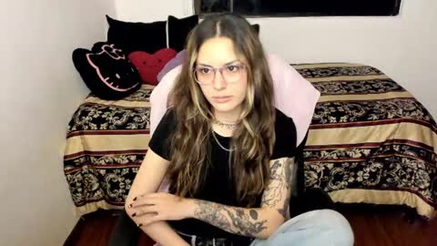 Snapshot of pixiedaemon chatting on June 19, 2026, 2:16 am pixie online show from June 19, 2026, 2:16 am