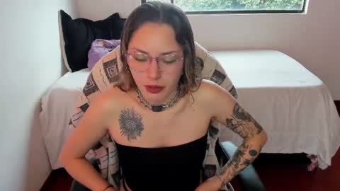 Snapshot of pixiedaemon chatting on June 29, 2026, 9:15 pm pixie online show from June 29, 2026, 9:15 pm