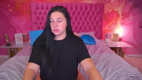 pixiehott online show from September 30, 2025, 1:16 pm