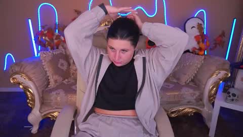 pixiehott online show from October 28, 2025, 9:06 pm