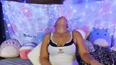 PixieLuxXx online show from April 11, 2026, 9:52 pm