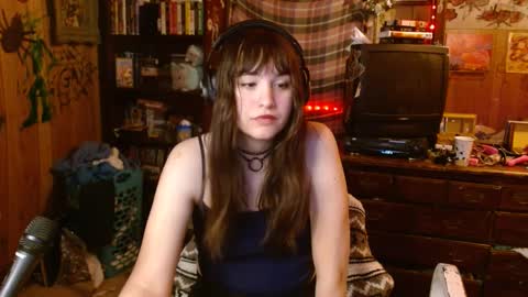 Izzy online show from February 18, 2025, 1:54 am