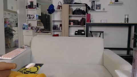 plasticgirll online show from February 1, 2025, 5:16 pm