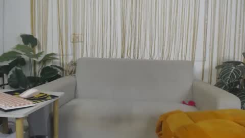 plasticgirll online show from February 27, 2026, 4:40 pm