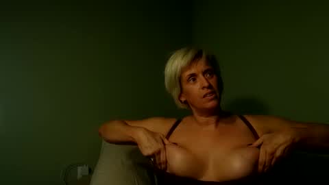 PlatniumPurdy online show from November 26, 2025, 4:46 am