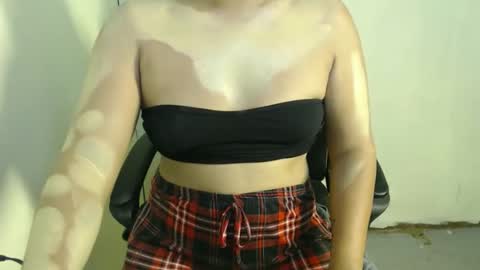 Snapshot of play_wiith_me chatting on September 22, 2025, 5:04 pm play_wiith_me online show from September 22, 2025, 5:04 pm