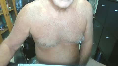 Snapshot of pleeeezeher chatting on December 21, 2025, 5:42 pm pleeeezeher online show from December 21, 2025, 5:42 pm