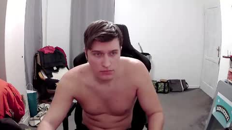 plkrisztian online show from April 18, 2026, 12:36 am