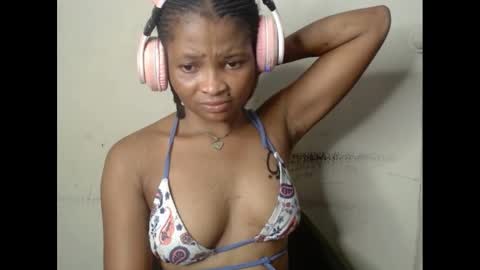 plumnjuicyx online show from March 8, 2025, 9:06 am