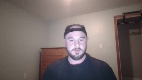 Snapshot of pluski155 chatting on February 10, 2025, 10:51 pm Evan online show from February 10, 2025, 10:51 pm