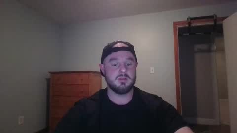 Snapshot of pluski155 chatting on February 18, 2025, 10:25 pm Evan online show from February 18, 2025, 10:25 pm