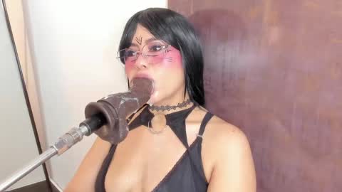 pocahontas_lantina online show from May 15, 2026, 4:41 am