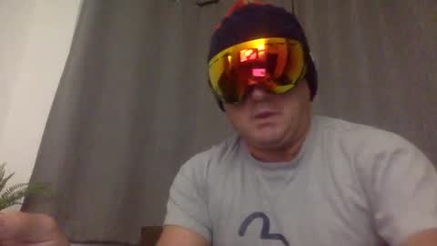 Snapshot of poe215241 chatting on January 17, 2025, 10:12 pm poe215241 online show from January 17, 2025, 10:12 pm