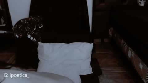 IG ipoetica  online show from December 24, 2024, 2:21 am