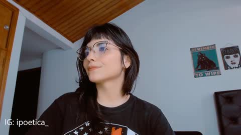 IG ipoetica  online show from December 30, 2024, 6:27 pm