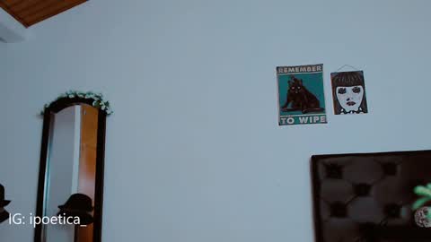 IG ipoetica  online show from January 4, 2025, 2:14 am