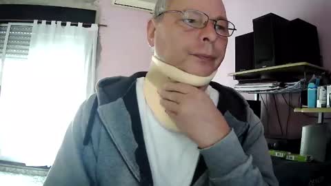 Snapshot of pol22010 chatting on April 27, 2026, 4:16 pm Polako online show from April 27, 2026, 4:16 pm