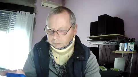 Snapshot of pol22010 chatting on June 6, 2026, 6:34 pm Polako online show from June 6, 2026, 6:34 pm