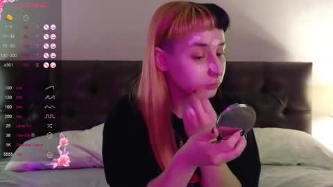 Candytrain online show from November 21, 2025, 10:58 am