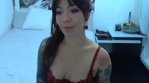 polina_p online show from April 9, 2026, 12:10 pm