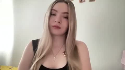 polishangel222 online show from February 22, 2026, 10:14 am