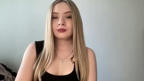 Snapshot of polishangel222 chatting on April 25, 2026, 2:25 pm polishangel222 online show from April 25, 2026, 2:25 pm