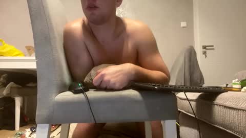 Snapshot of polishboooy2003 chatting on November 22, 2025, 9:47 pm polishboooy2003 online show from November 22, 2025, 9:47 pm