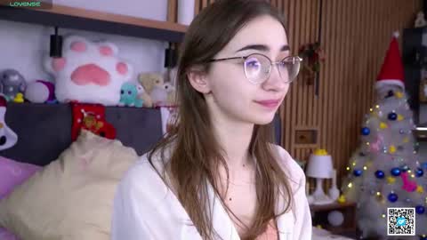 Snapshot of polly_bee chatting on November 24, 2025, 7:08 am Polly online show from November 24, 2025, 7:08 am