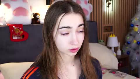 Snapshot of polly_bee chatting on January 11, 2026, 7:35 am Polly online show from January 11, 2026, 7:35 am